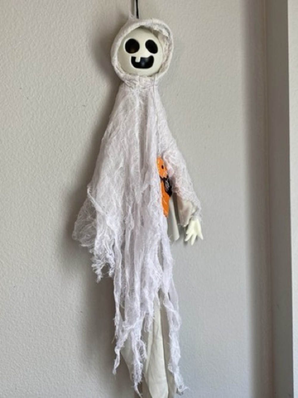Gray & White Hanging Ghost Halloween Decoration, Lightweight Spooky Accent